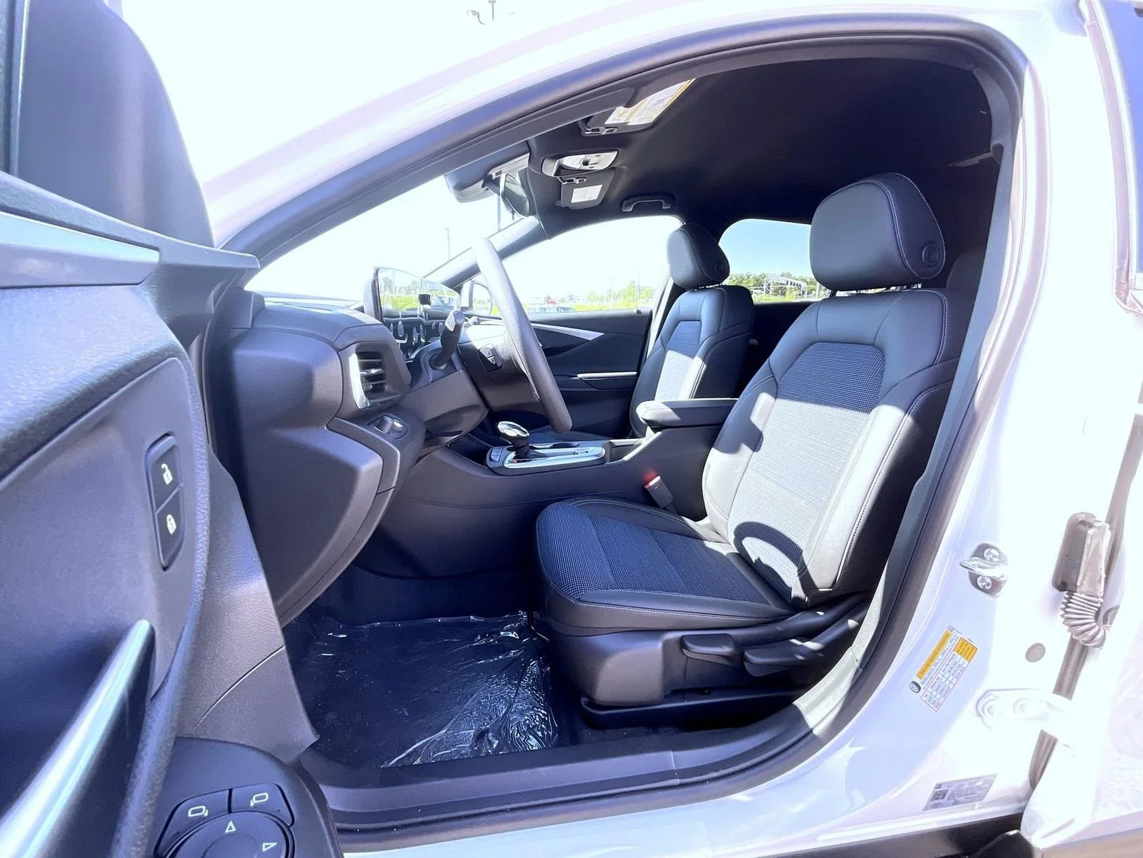 New 2026 Summit White Buick Preferred image 10