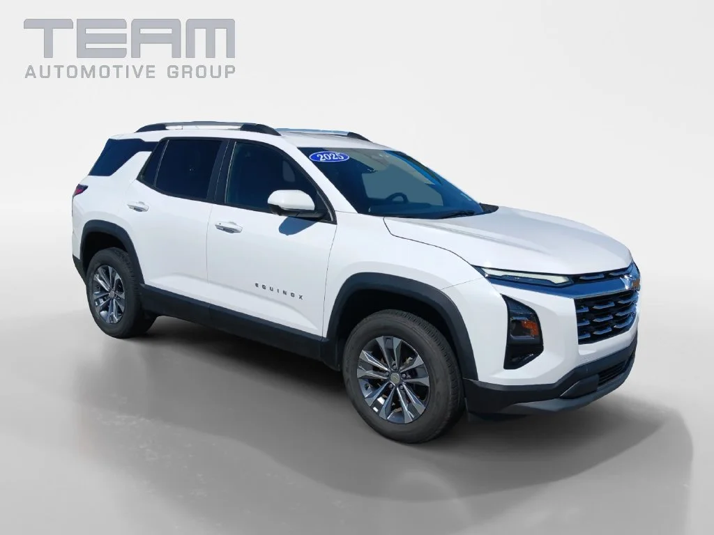 Used 2025 Summit White Chevrolet LT image 1