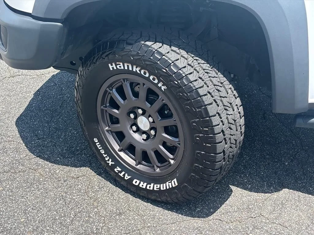 Used 2019 White Chevrolet ZR2 image 27