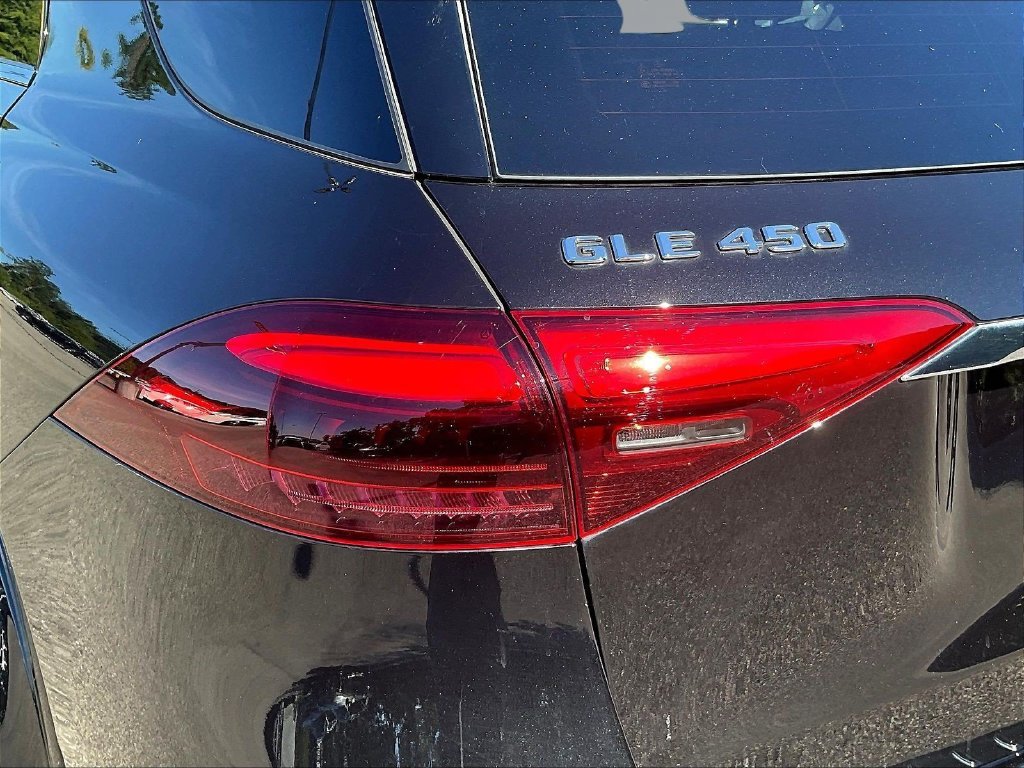 Certified Used 2025 Obsidian Black Metallic Mercedes-Benz GLE 450 image 25