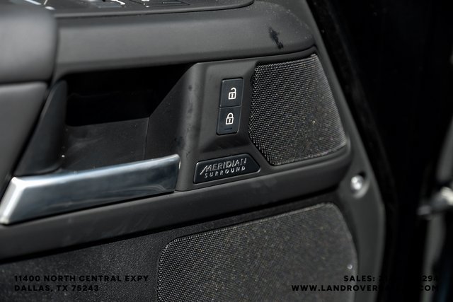 Used 2025 Santorini Black Metallic Land Rover X-Dynamic SE image 47