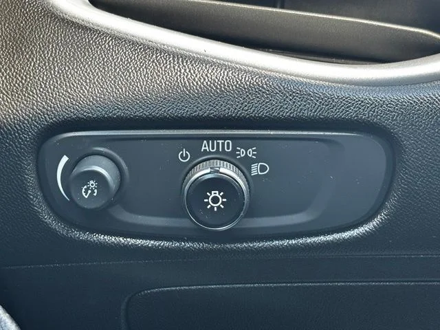 Used 2023 Gray Chevrolet LT image 17