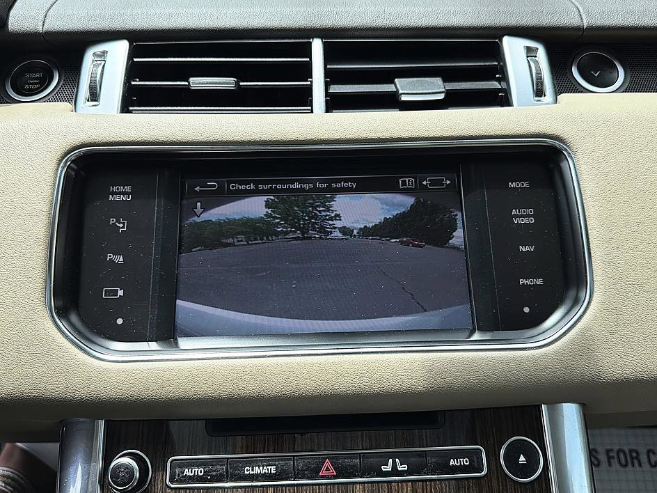 Used 2014 Fuji White Land Rover HSE image 15