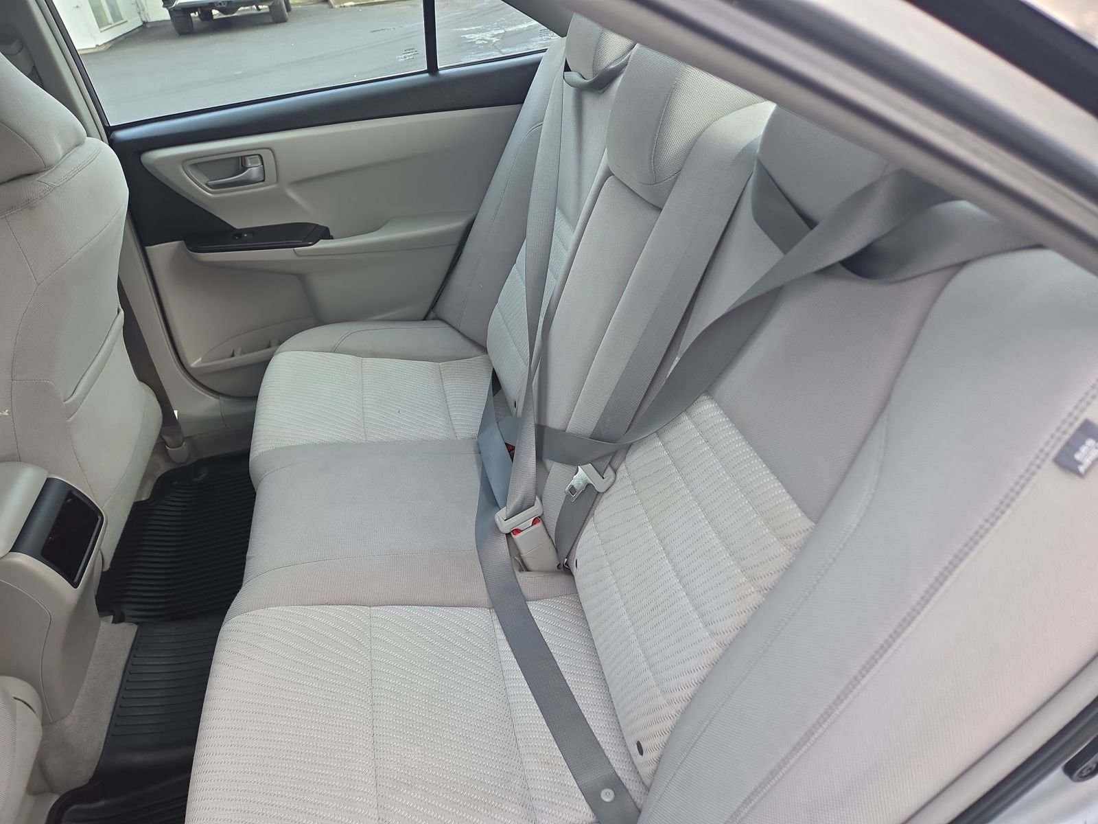 2017 Toyota Camry LE - Photo 47