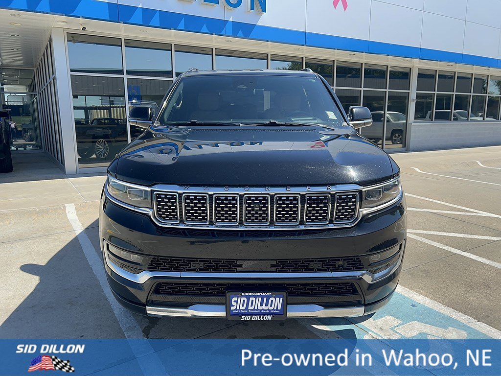 Used 2022 Diamond Black Crystal Pearlcoat Jeep Series III image 8