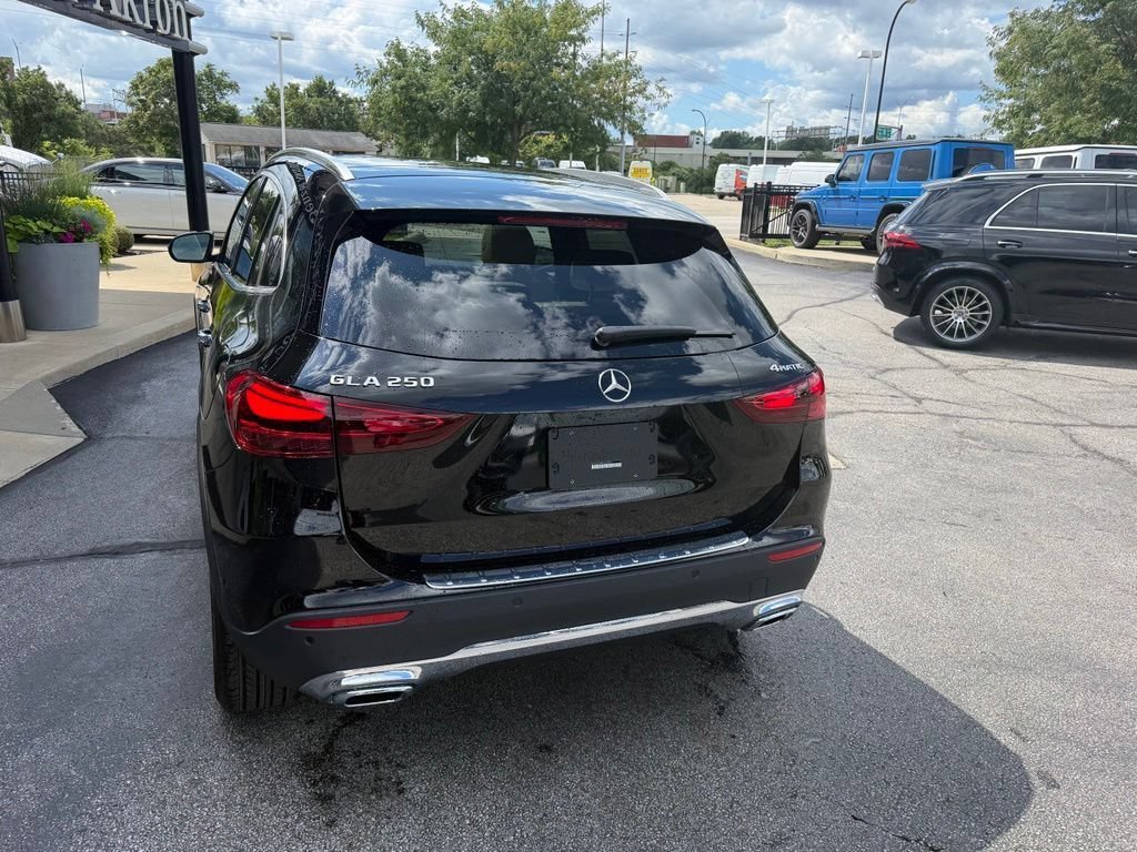 New 2026 Night Black Mercedes-Benz GLA 250 image 18