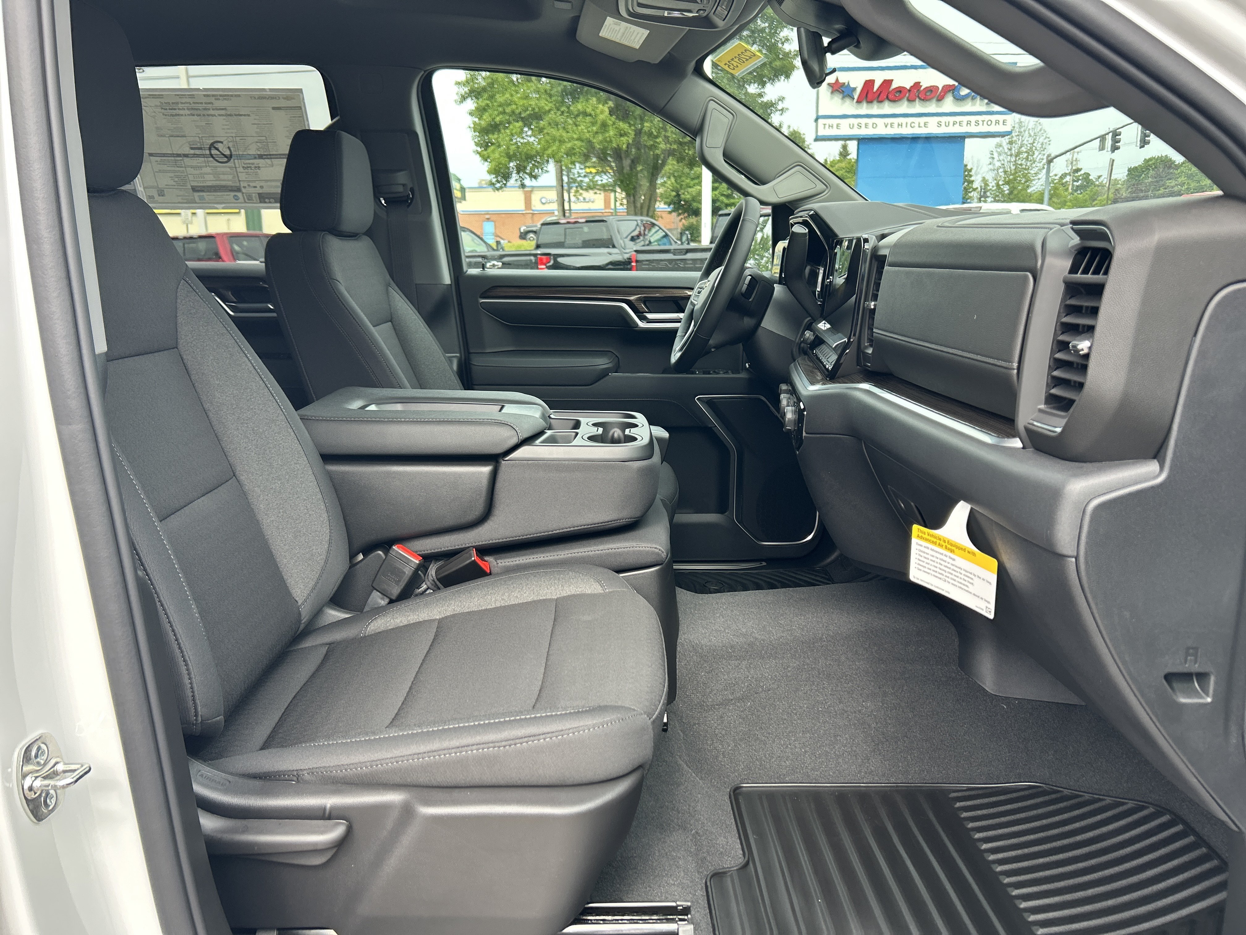 New 2026 Summit White Chevrolet LT (2FL) image 10