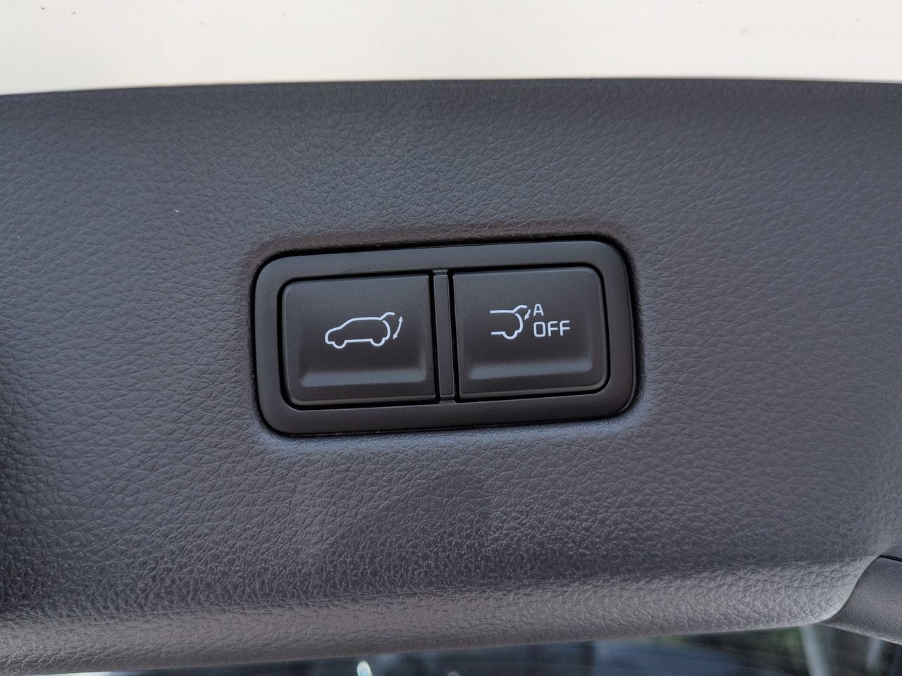 New 2026 Snow White Pearl Kia SX Prestige image 16