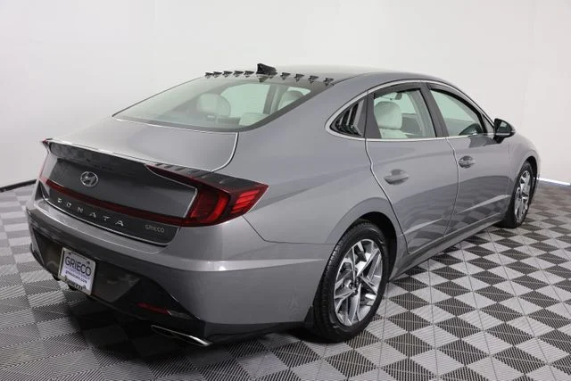 Used 2023 Gray Hyundai SEL image 8