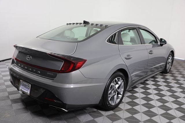 Used 2023 Gray Hyundai SEL image 8