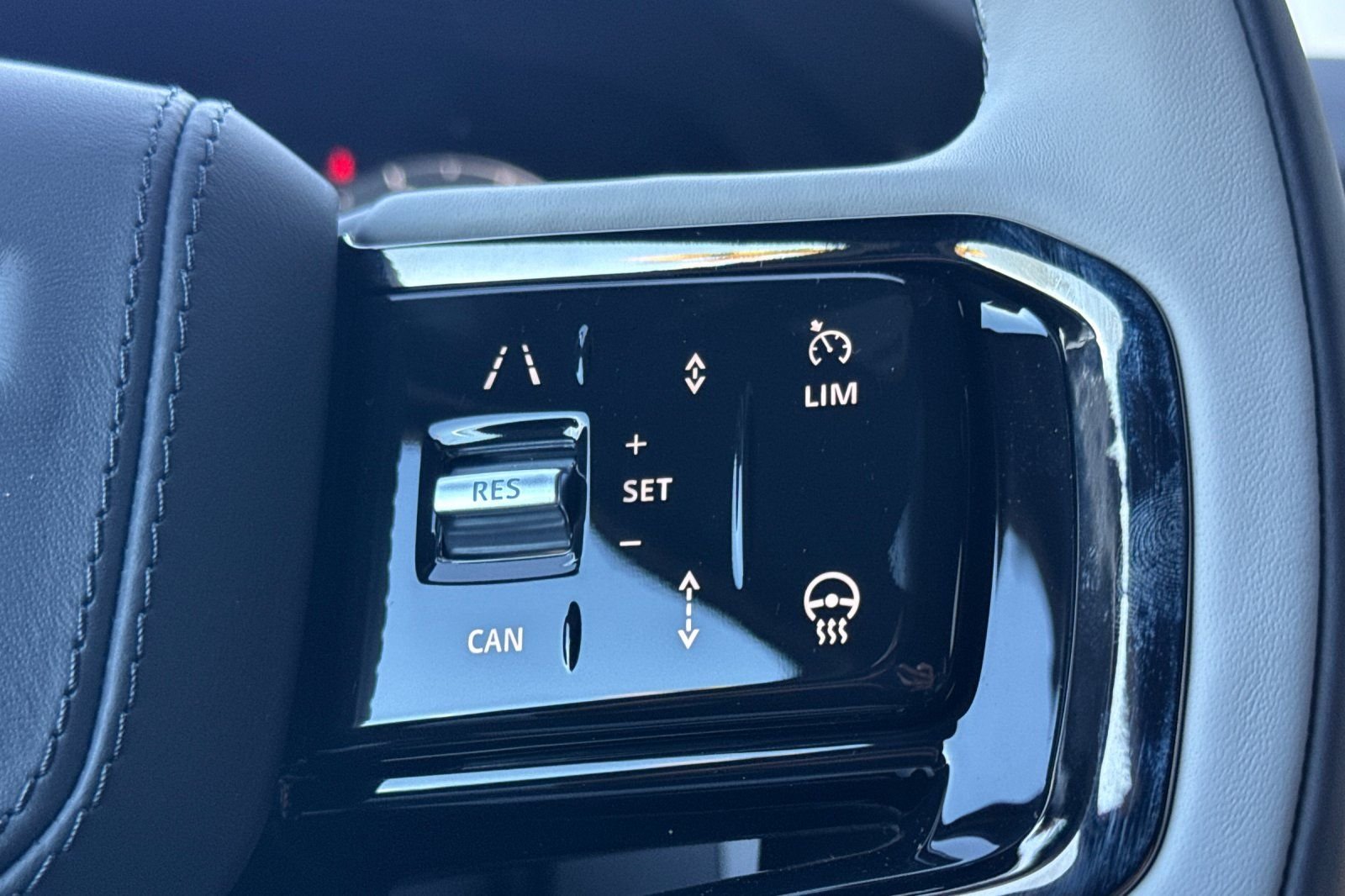 New 2026 Santorini Black Land Rover S image 29