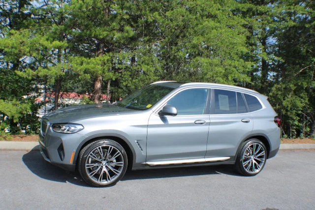 Used 2024 Skyscraper Grey Metallic BMW sDrive30i image 4
