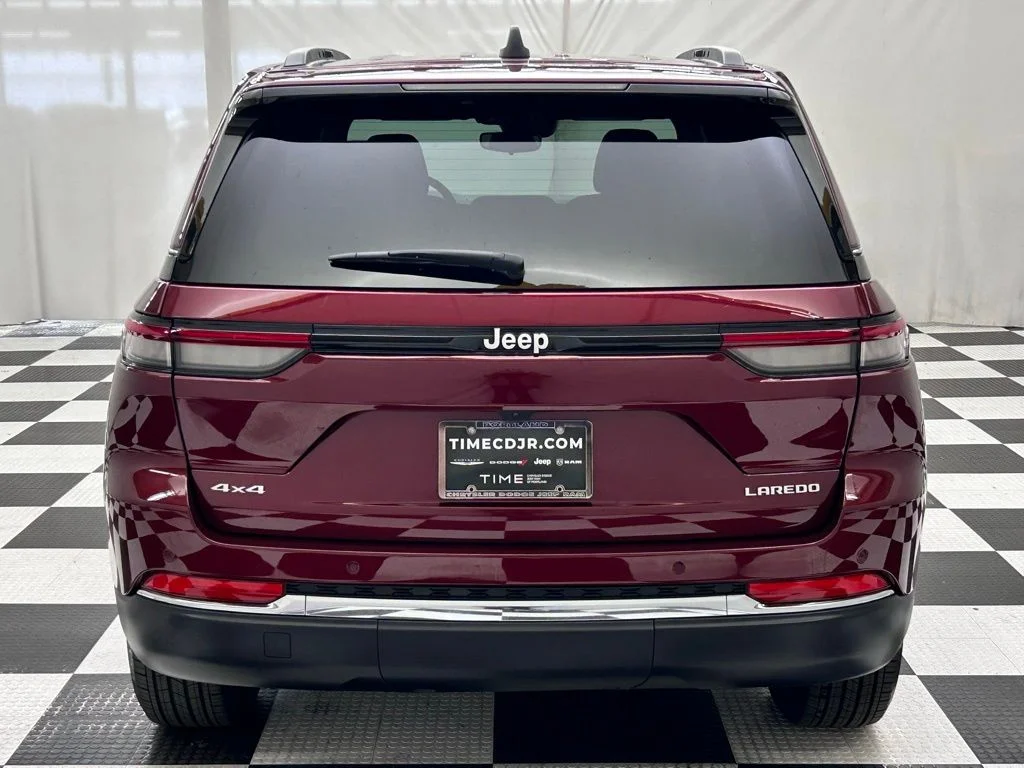 Used 2024 Red Jeep Laredo X image 6