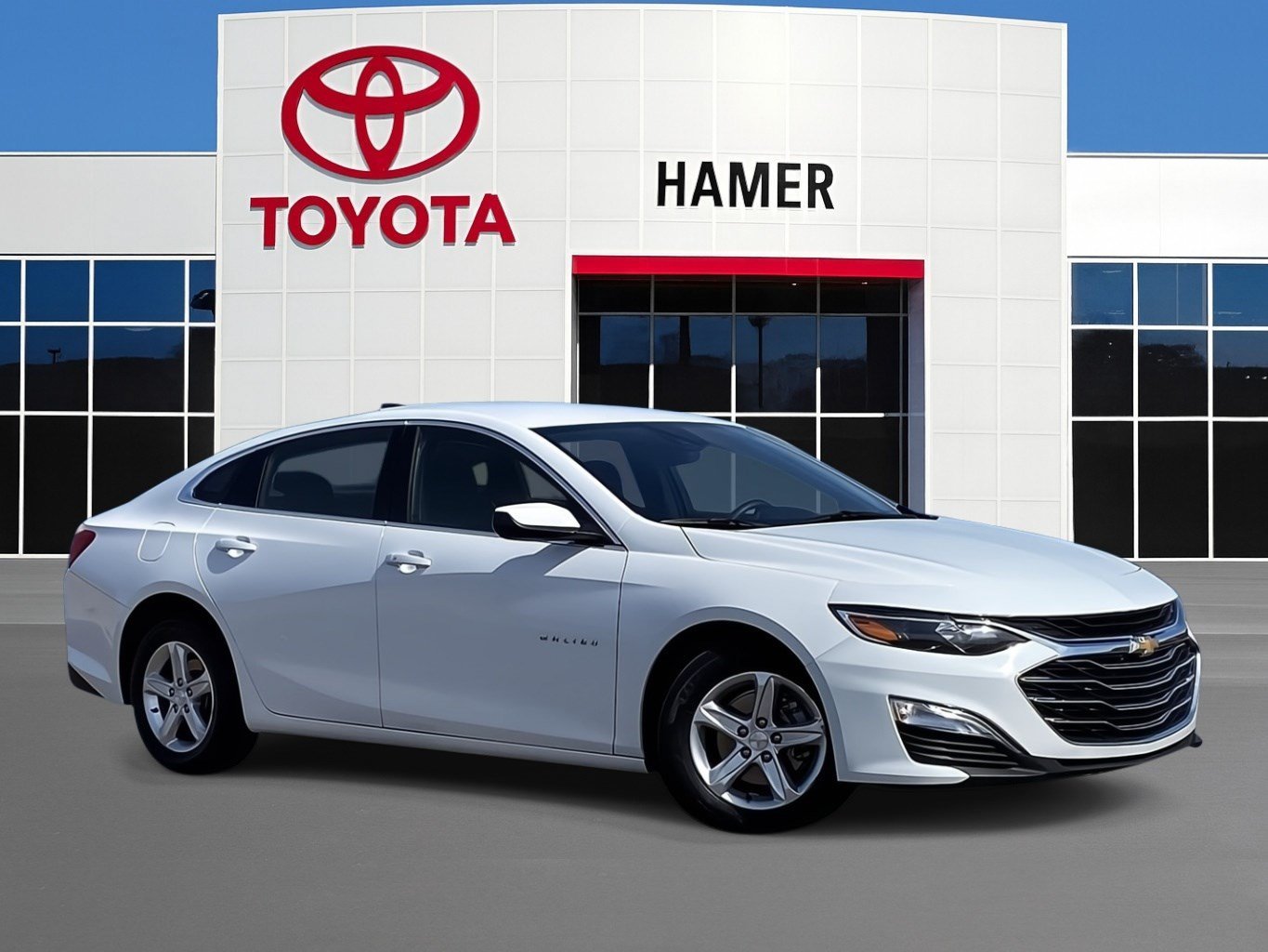 Used 2025 Summit White Chevrolet LS image 1