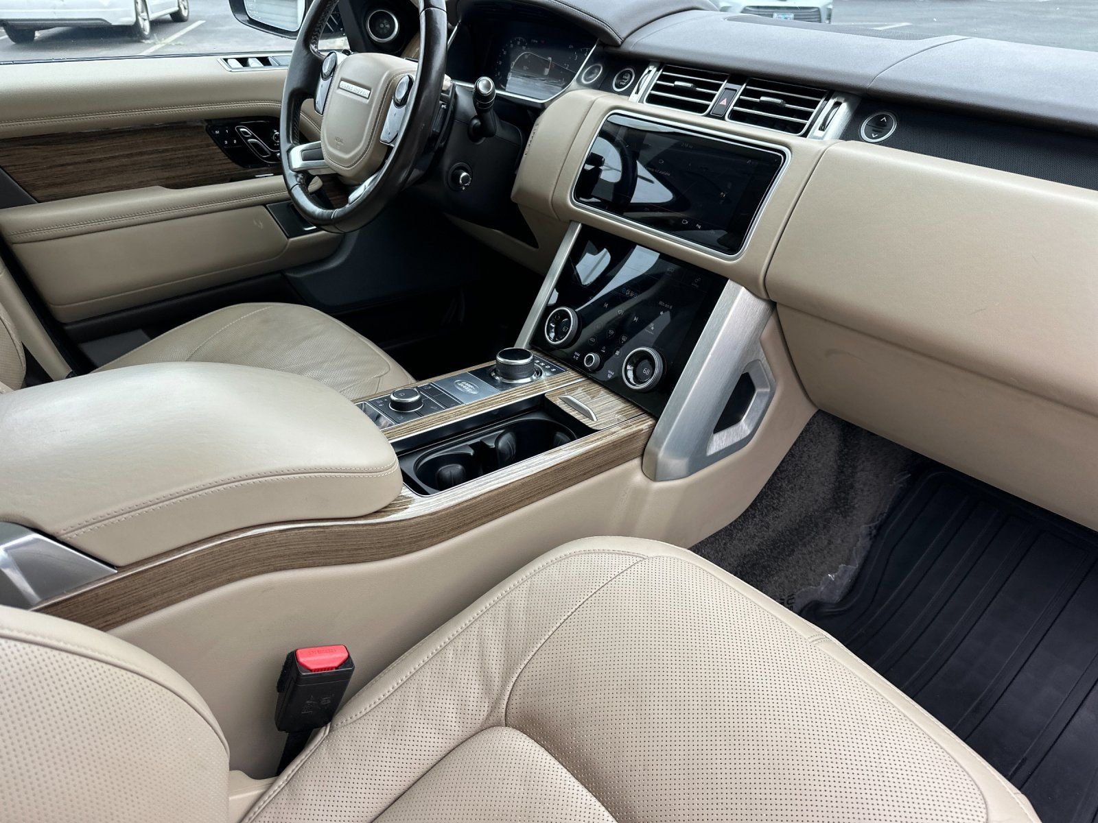 Used 2018  Land Rover 5.0L V8 Supercharged image 15