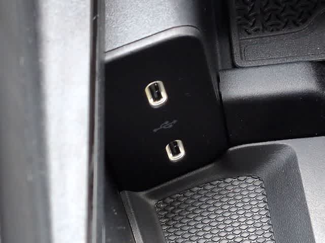 New 2026 Obsidian Black Metallic Mercedes-Benz E 450 image 32