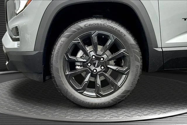 New 2026 Sterling Metallic GMC Elevation image 13