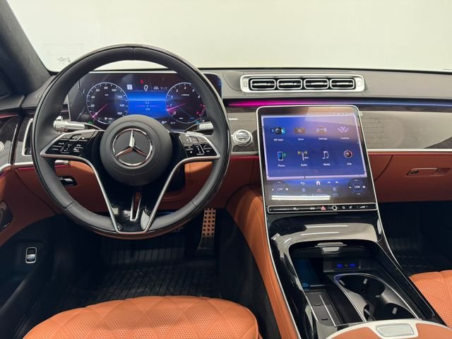 Used 2026 MANUFAKTUR Olive Metallic Mercedes-Benz S 580 image 3