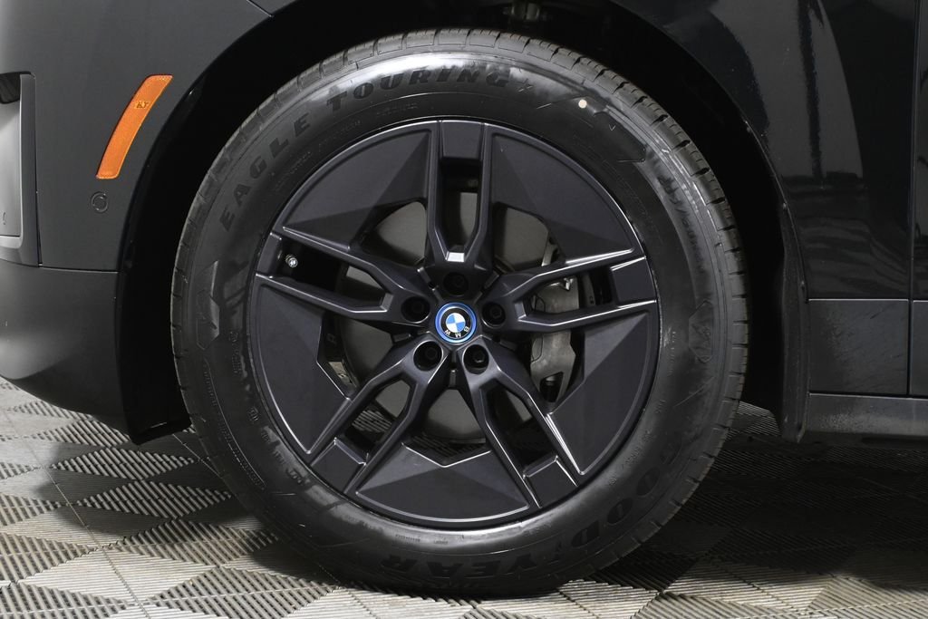 Certified Used 2024 Black Sapphire Metallic BMW xDrive50 image 12