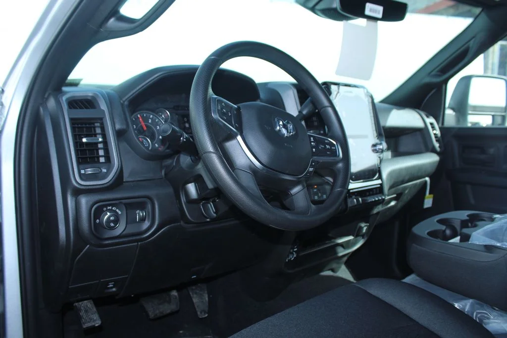 New 2026 Silver Ram Tradesman image 7