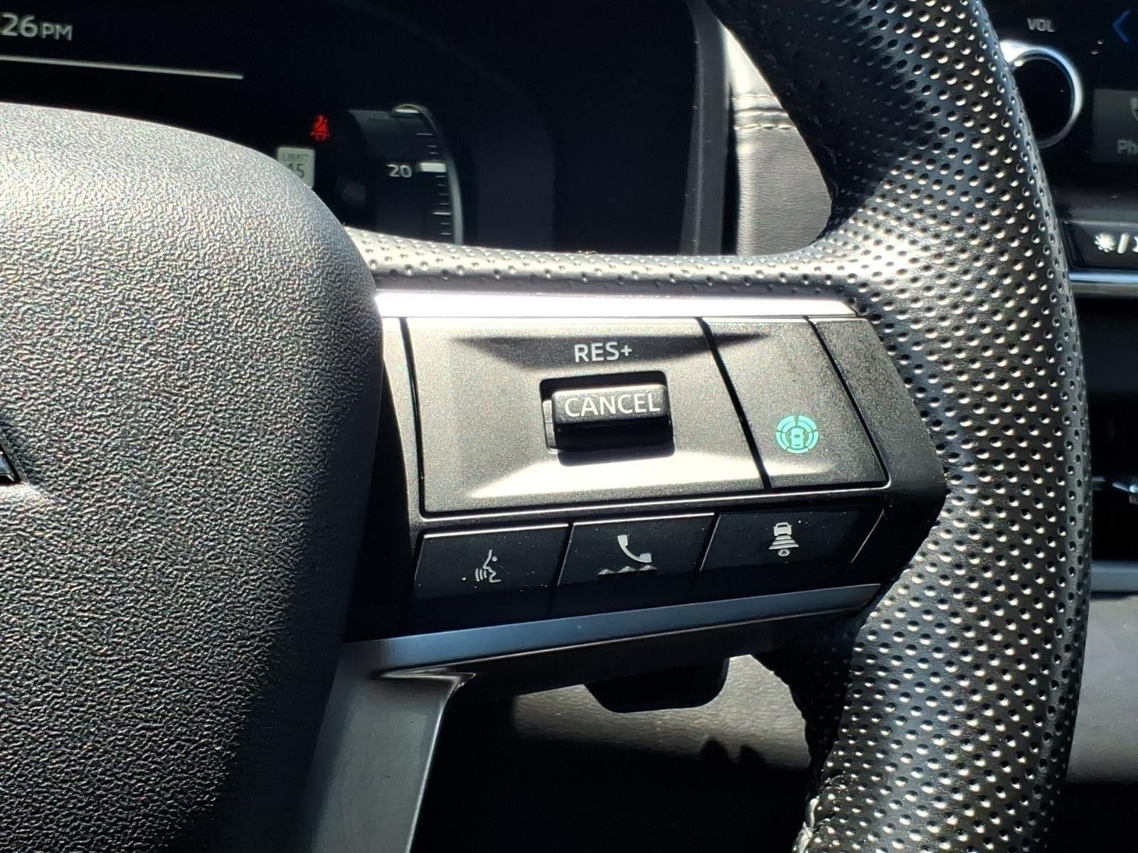 Used 2024 Alloy Silver Metallic Mitsubishi SE image 31