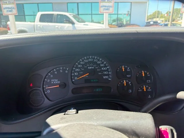 Used 2004 White GMC SLE image 10