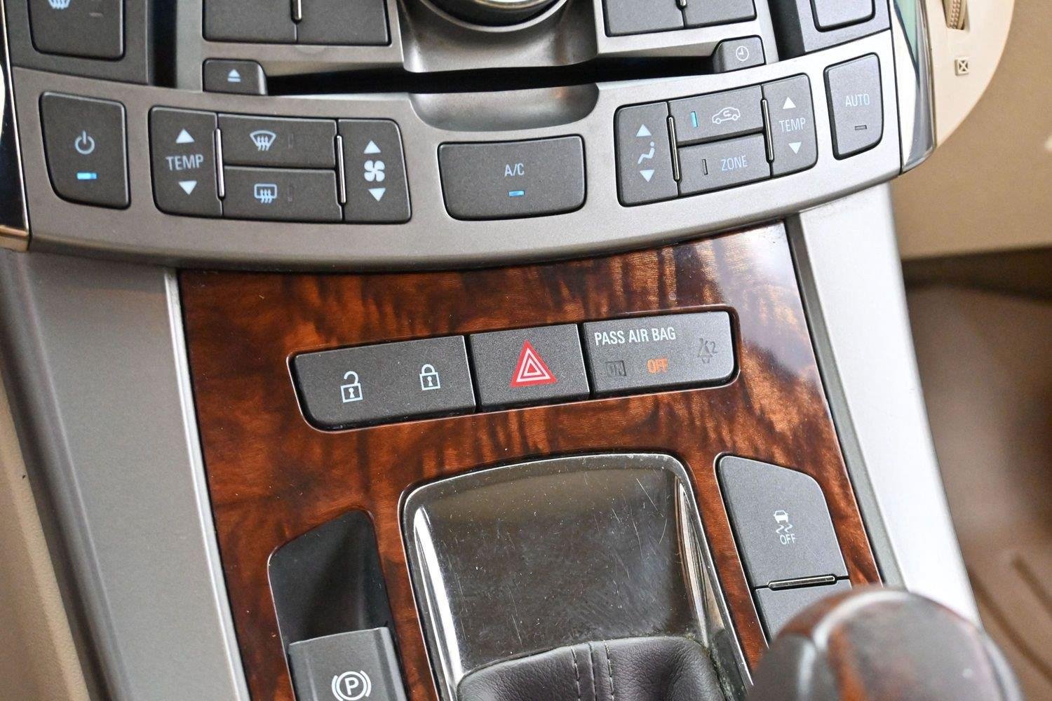 Used 2013 Summit White Buick Leather image 23