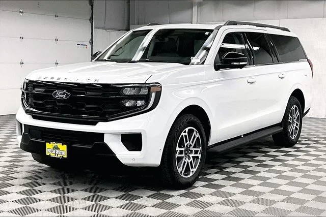 Used 2025 Oxford White Ford Active image 12