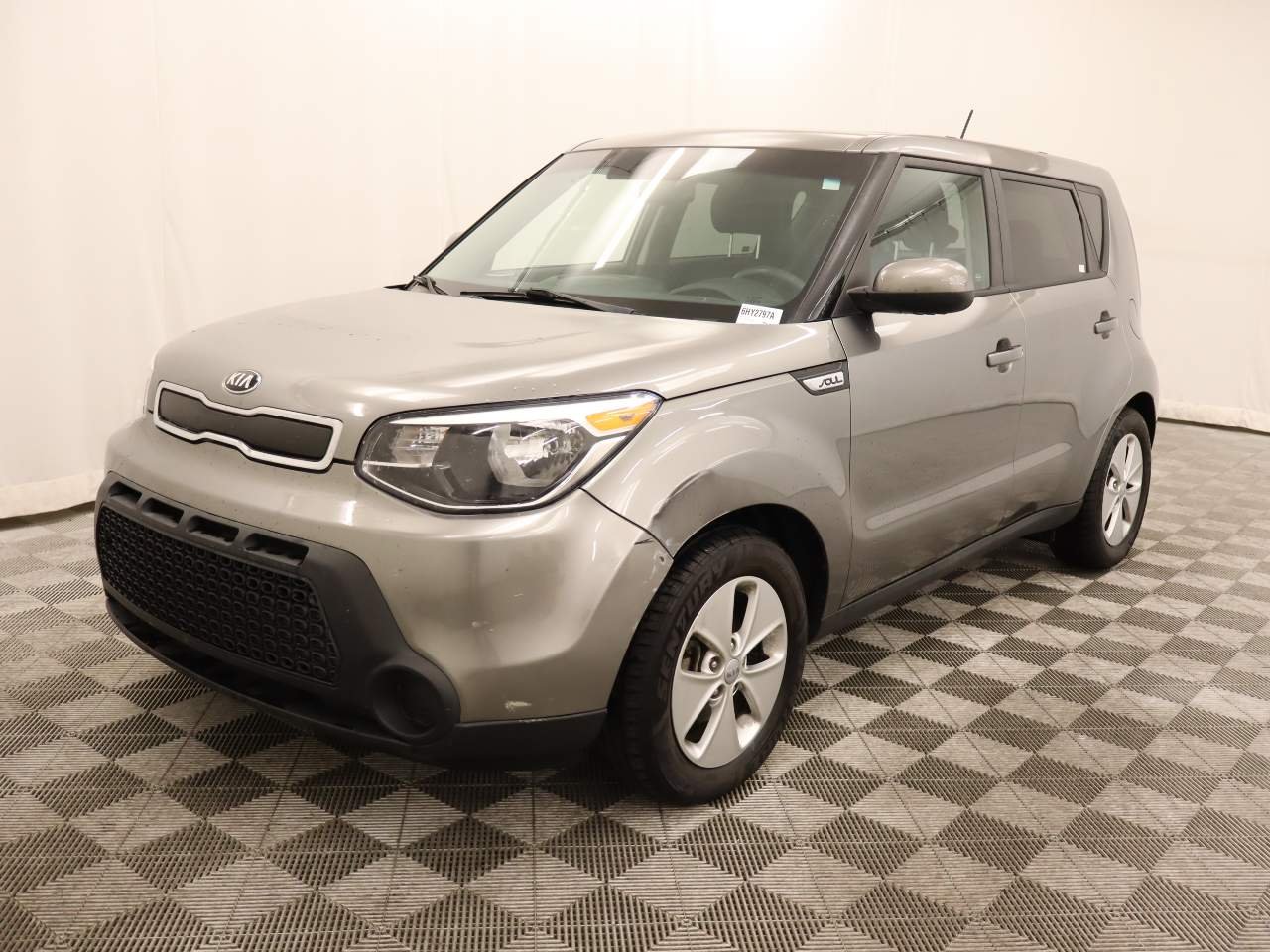 Used 2016 Titanium Gray Kia  image 1