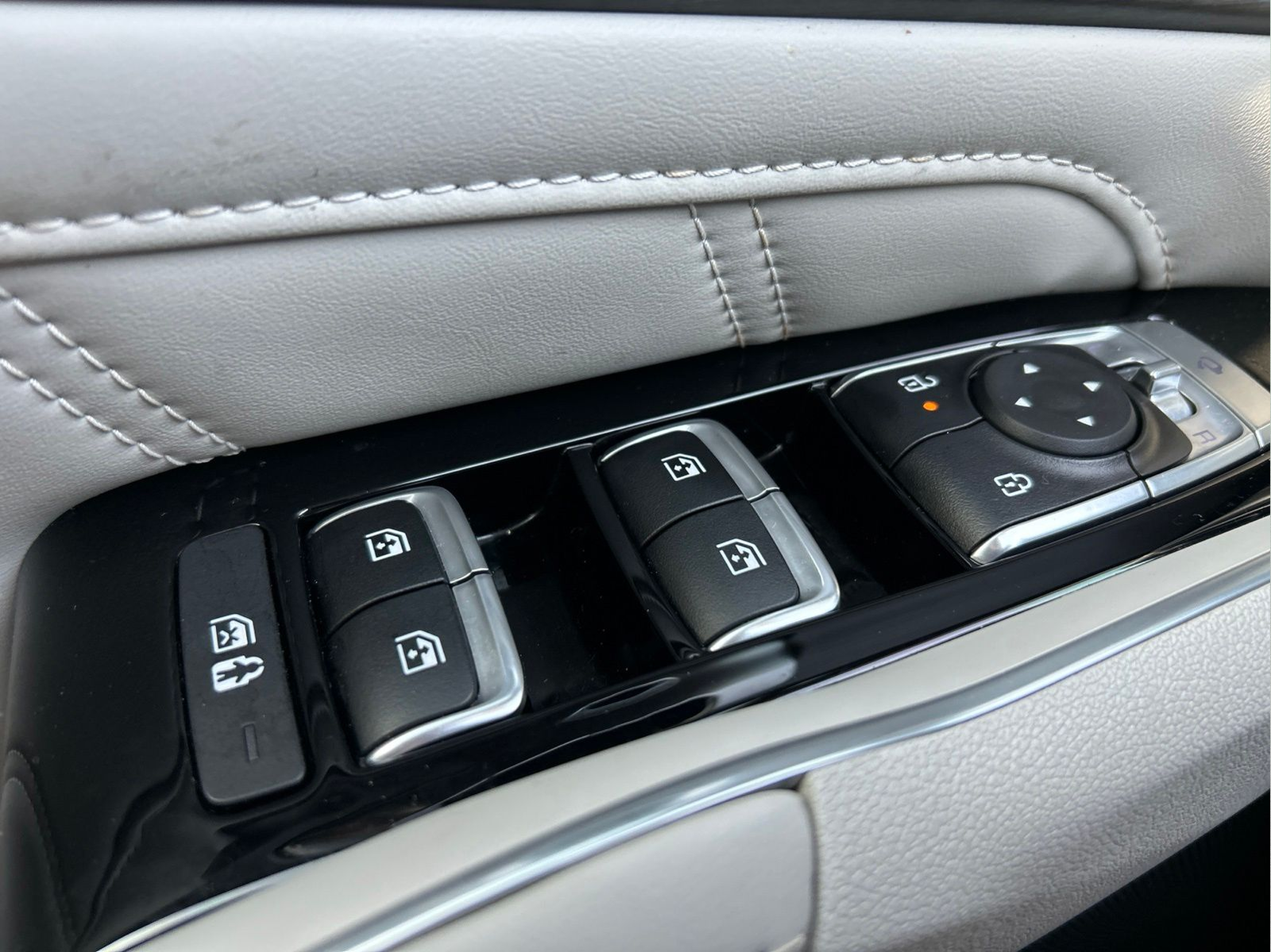 Used 2025 Black Kia X-Line SX image 24