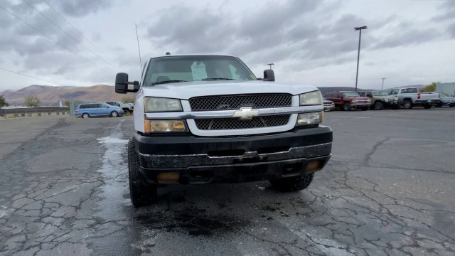 Used 2004 Summit White Chevrolet SRW LS image 3