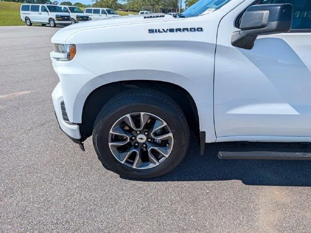 Used 2021 SUMMIT WHITE Chevrolet RST image 26