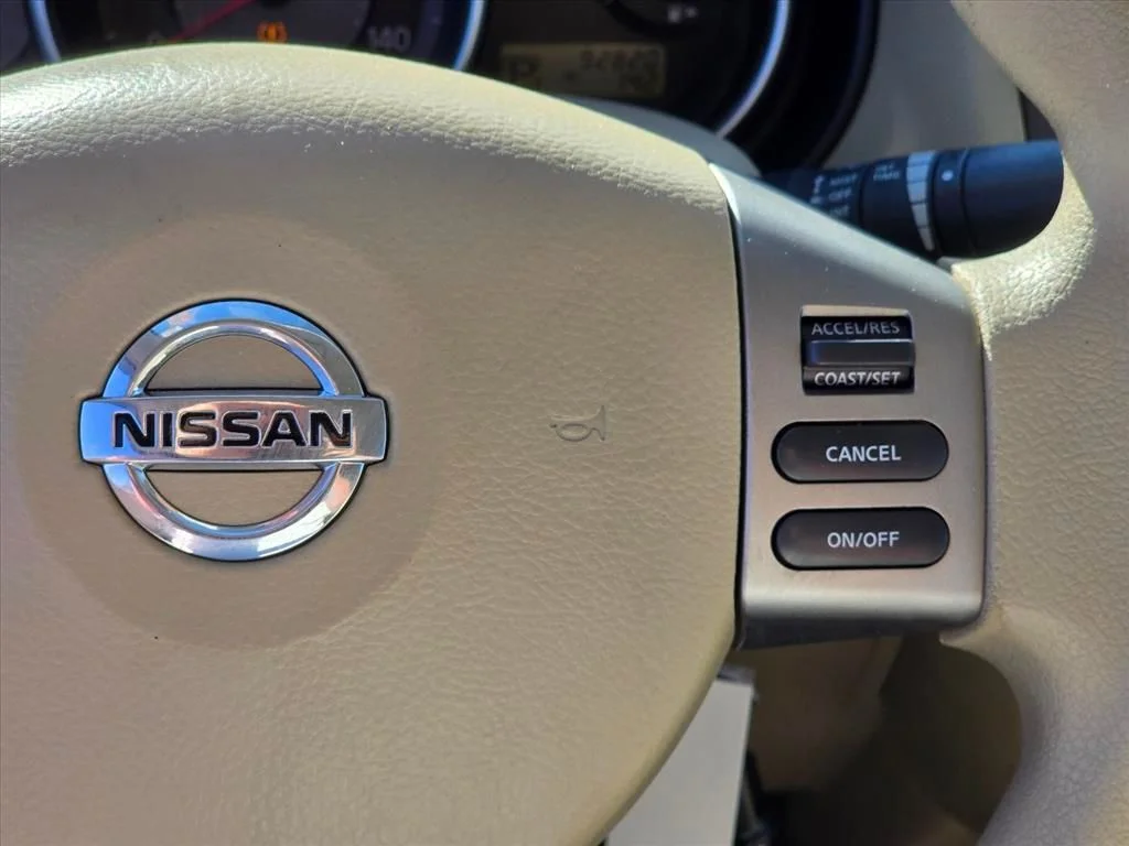 Used 2007 Red Nissan 1.8 SL image 16