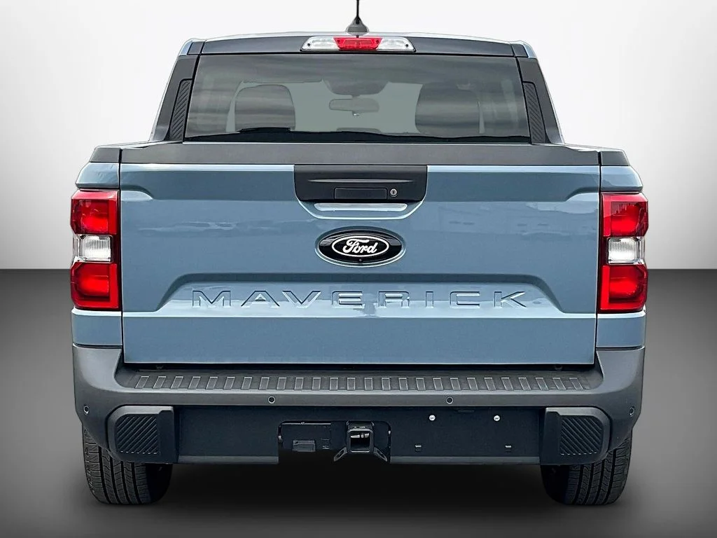 New 2025 Azure Gray Metallic Tri-Coat Ford XLT image 4