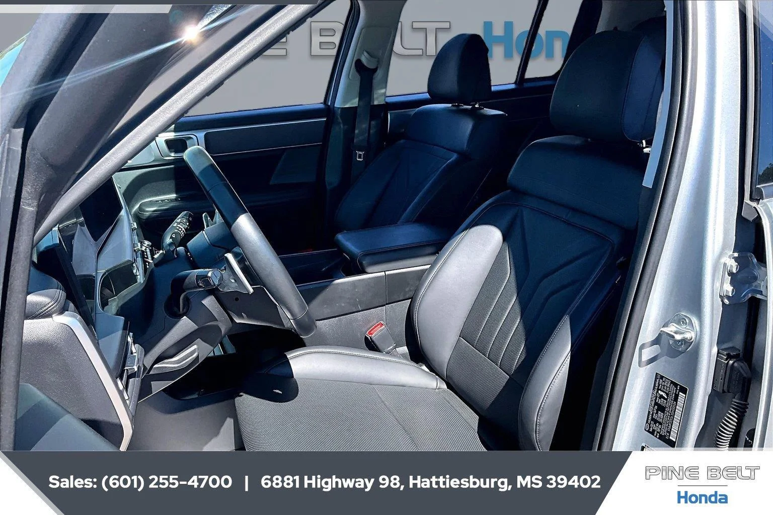 Used 2025 Shimmering Silver Hyundai SEL image 18