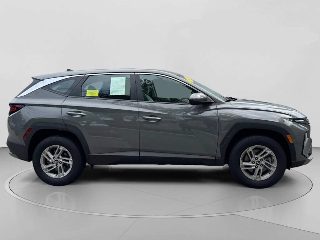 Used 2025 Gray Hyundai SE image 16
