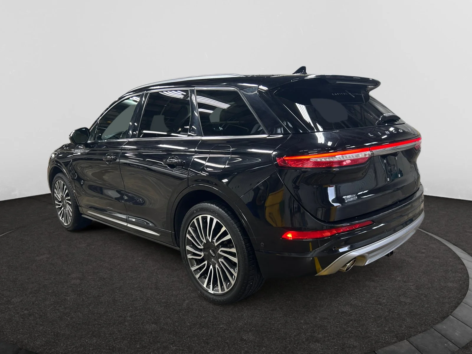 Used 2021 BLACK Lincoln RESERVE AWD image 3