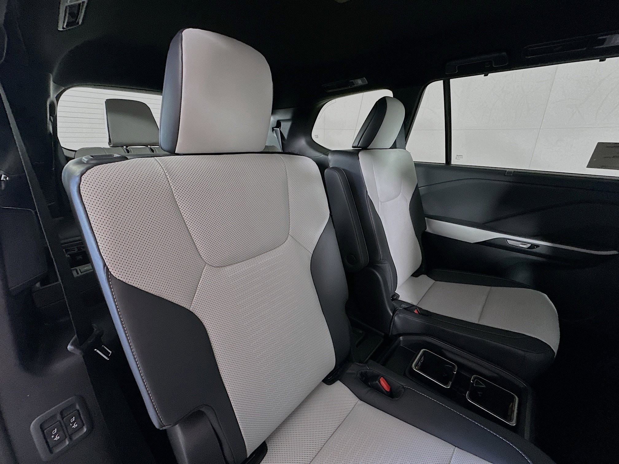New 2026 Wind Chill Pearl Lexus TX 500h F SPORT PERFORMANCE PREMIUM AWD image 26