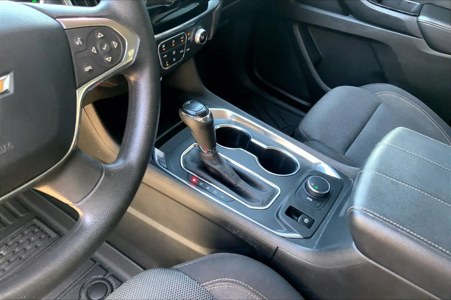 Used 2020 Summit White Chevrolet LS image 15