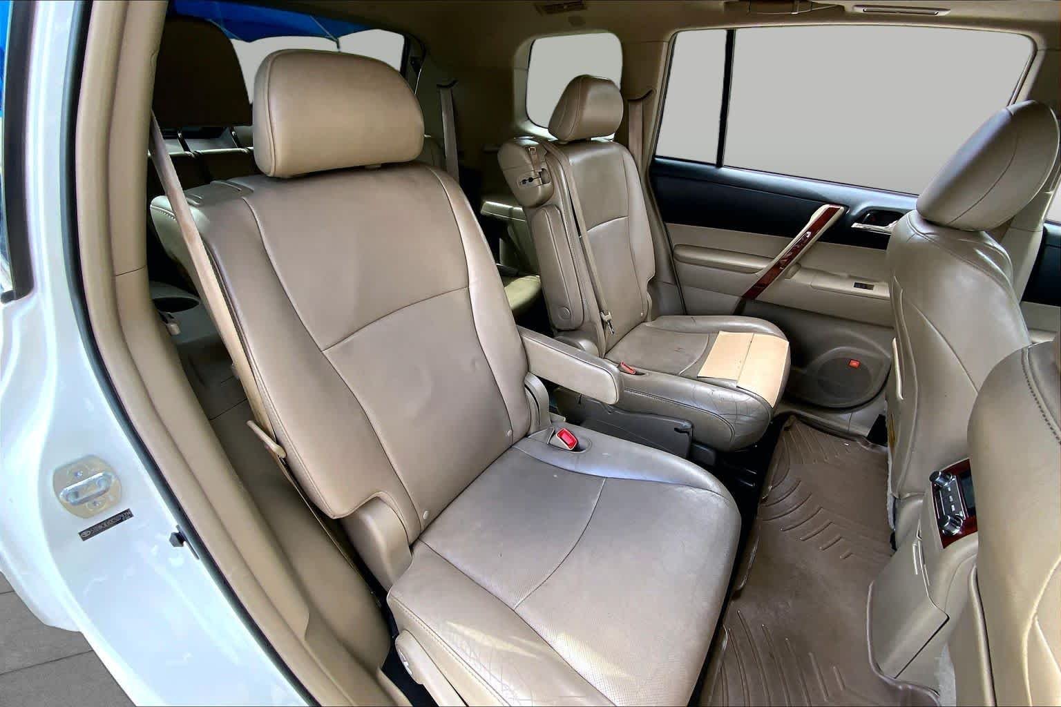Used 2012 Blizzard Pearl Toyota Limited image 20
