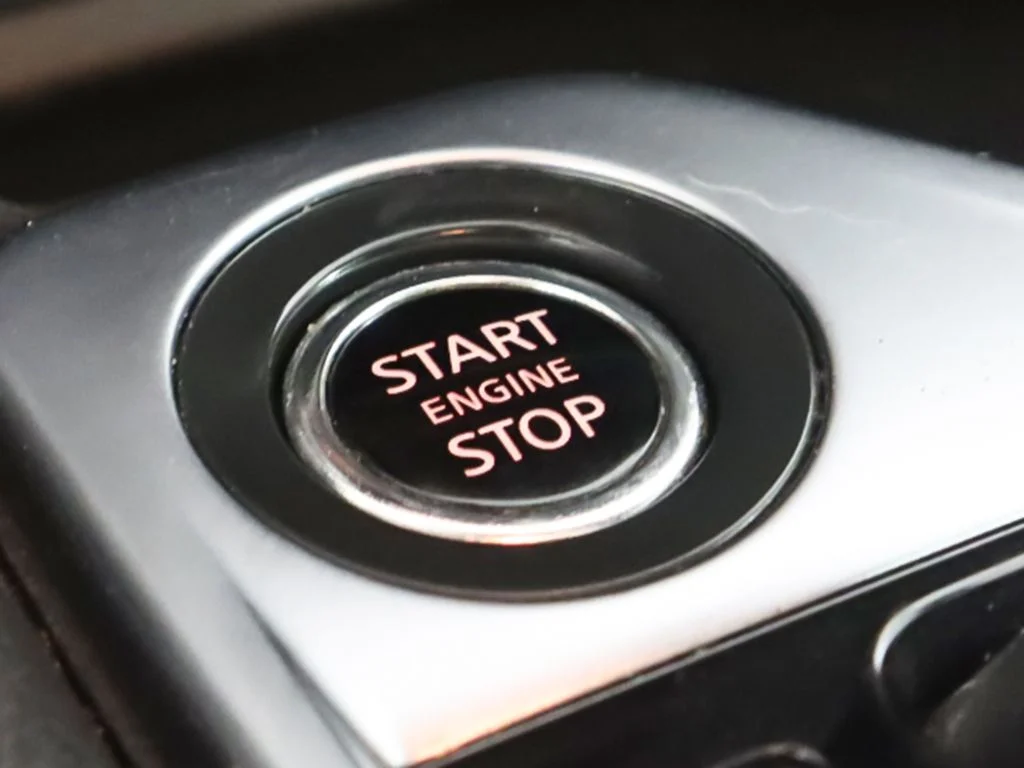 Used 2022 Scarlet Nissan SV image 36