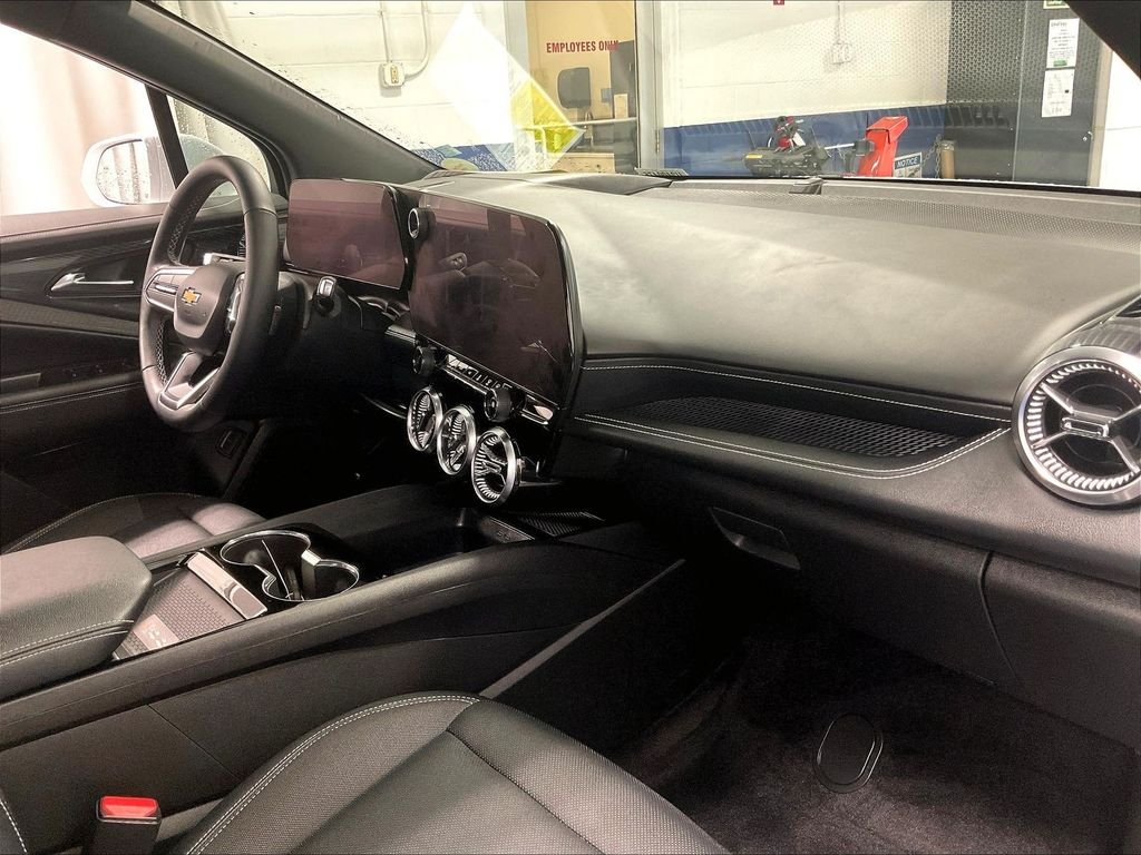 Used 2024 White Chevrolet LT image 14