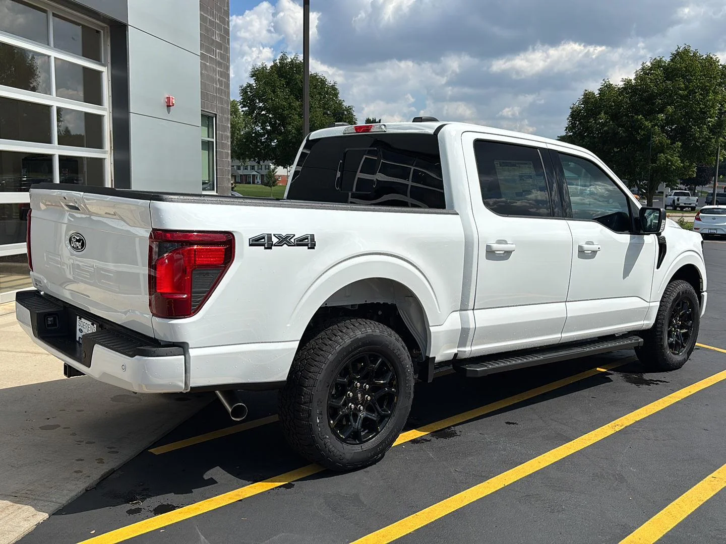 New 2026 Oxford White Ford XLT image 6