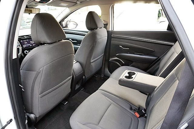 Used 2024 White Hyundai SE image 17