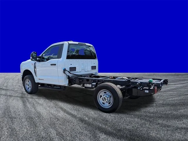 2026 Ford F-350 Super Duty Chassis Cab XL - Photo 6