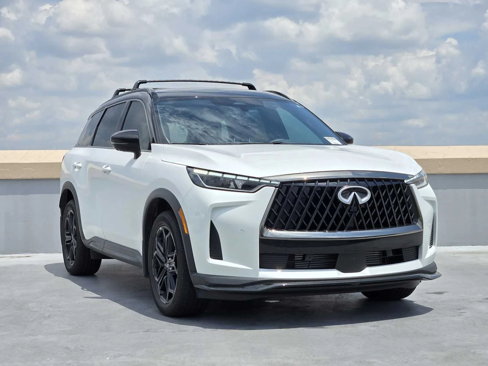 New 2026 2T RAD WHT INFINITI Sport AWD image 2