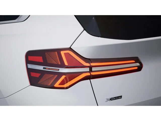 New 2026 Alpine White BMW 30 xDrive image 8