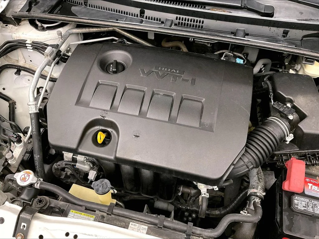 Used 2019 White Toyota SE image 38