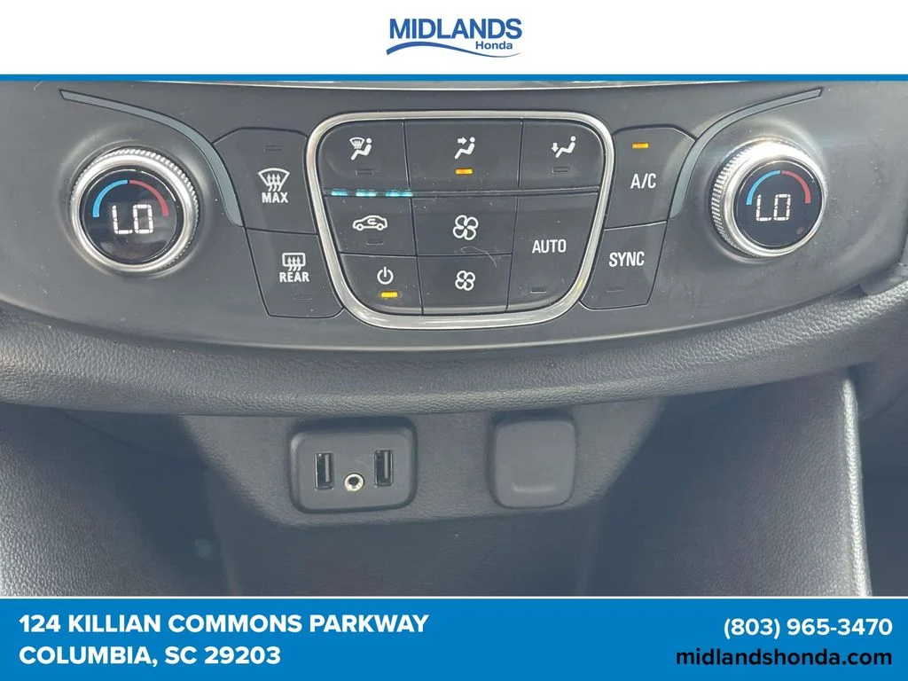 Used 2020 Pearl Chevrolet LT image 29
