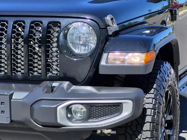 Used 2023 Black Jeep Sport S image 17